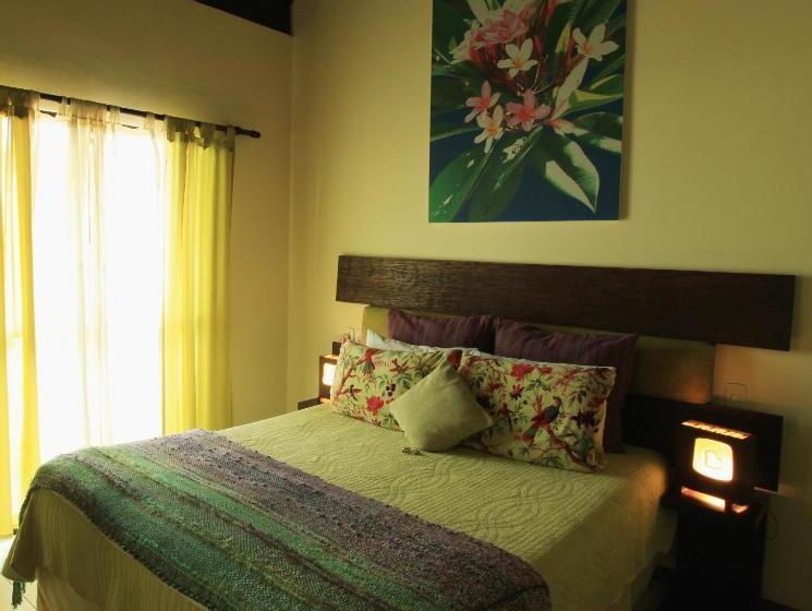 سوییت سوپریور با چشمانداز دریا, Pousada Olhos Verdes