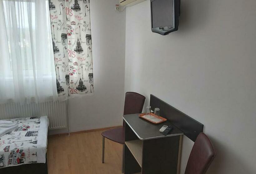 スタンダードルーム, River