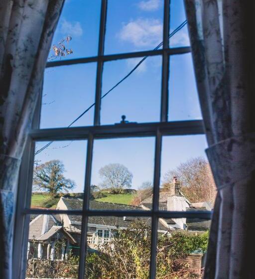 ガーデンビュースタンダードルーム, Ashburton Court