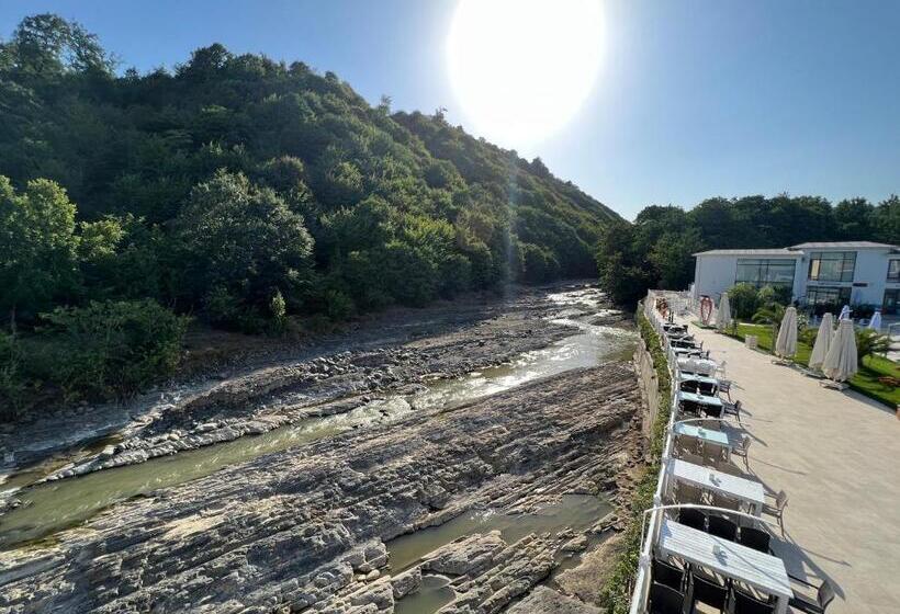 اتاق سوپریور خانوادگی, Riva Hill Resort Lankaran