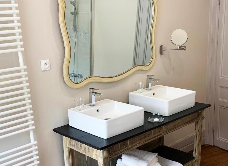 Cameră Standard cu Priveliști, Bucciali