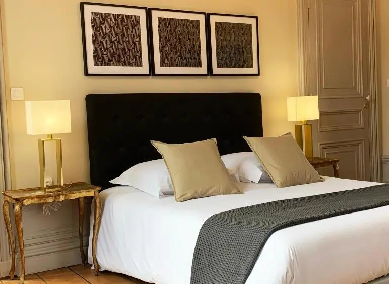 اتاق خانوادگی, Bucciali