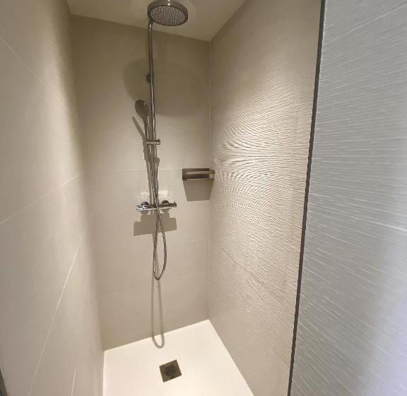 جناح سرير كينج, Château Les Gardis