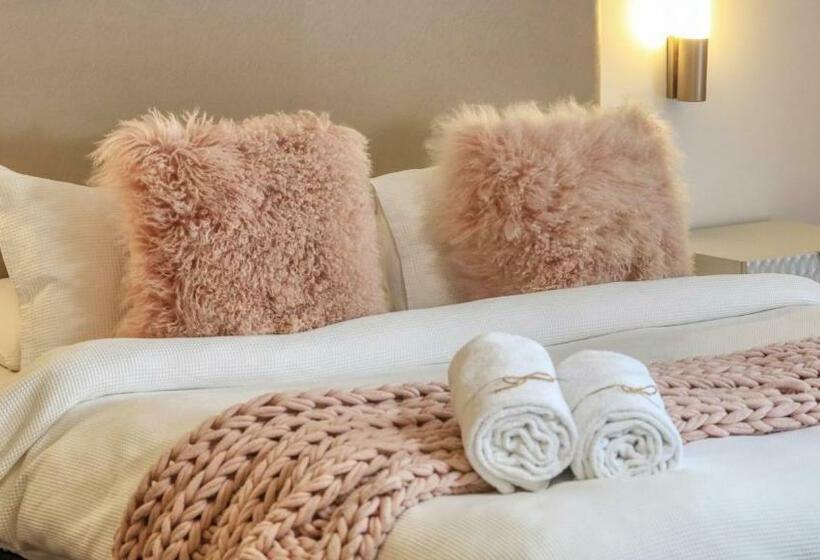 סטודיו סטנדרט, מיטה זוגית, Blue Jacket Motel