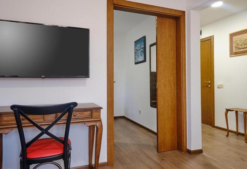 家庭套房, Splendid