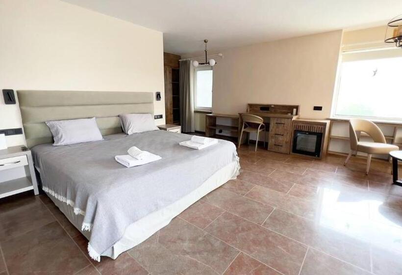 Deluxe Suite Sea View, Farrys Boutique Hotel & Beach Club   Yalıkavak