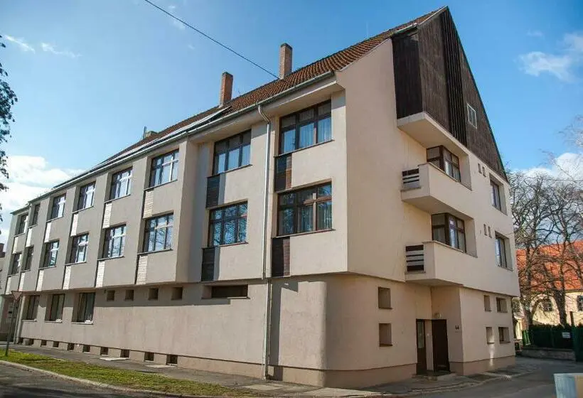 1ベッドルームアパートメント, Harangtorony Szálló