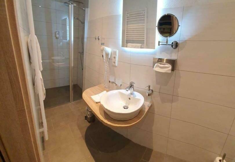 标准单人间, Bike & Hike