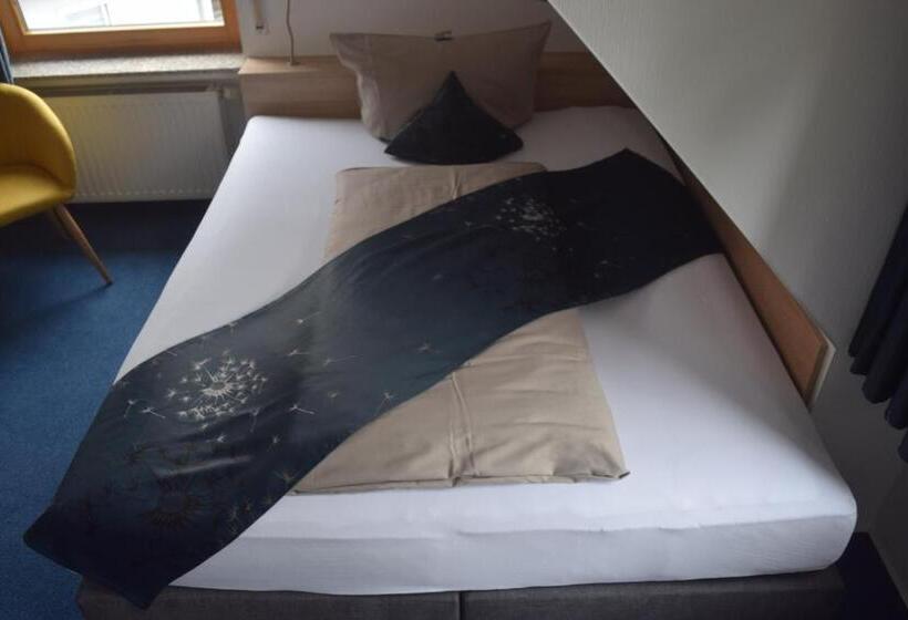 豪华单人间, Bike & Hike