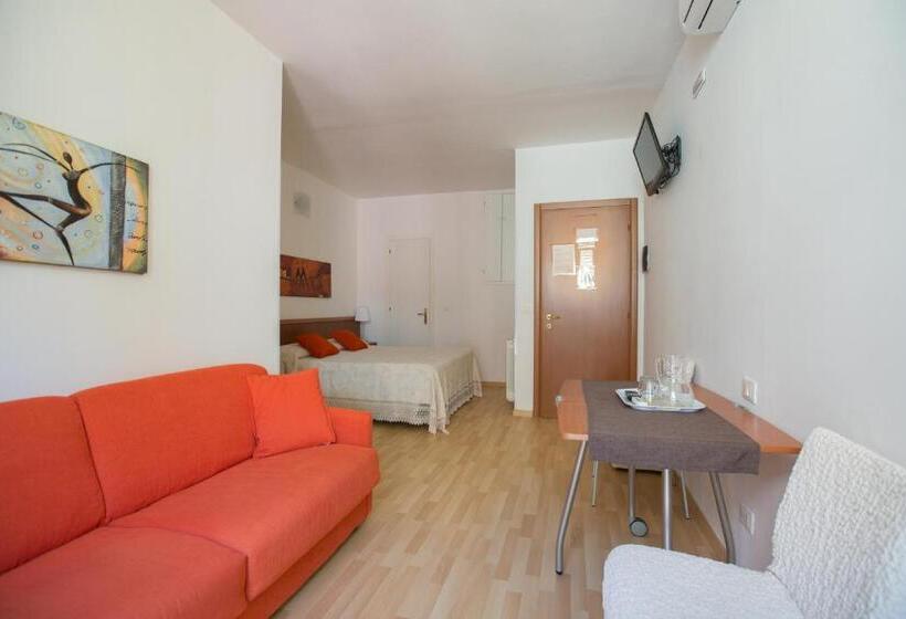 اتاق استاندارد با بالکن, Cateo