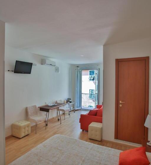 اتاق استاندارد با بالکن, Cateo