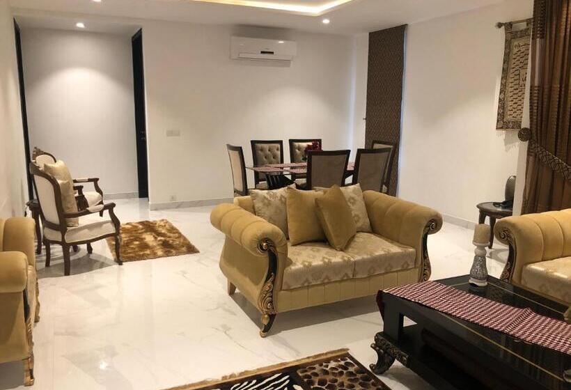 Habitació Deluxe Llit King, Royal Guest House Lahore Cantt