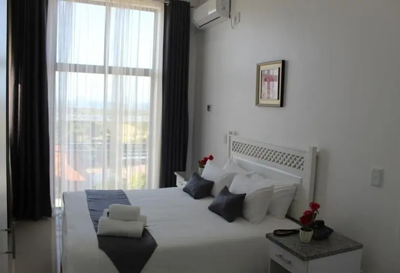 سوییت خانوادگی, Royal Ushaka Hotel Morningside