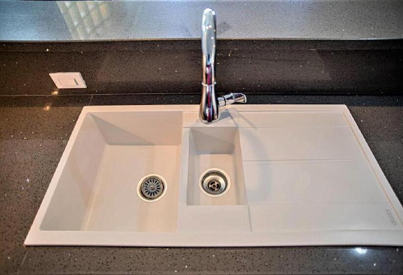 Deluxe Suite Sea View, Villa Renaissance Unit 205 Grace Bay Beach