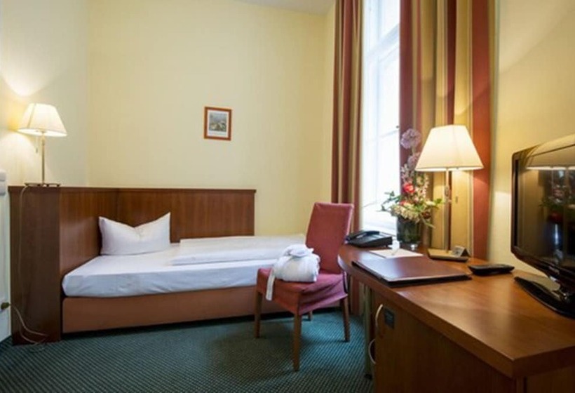Quarto Economy Individual, Am Luisenplatz