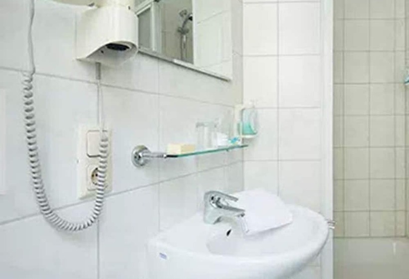 スタンダードシングルルーム, Am Luisenplatz