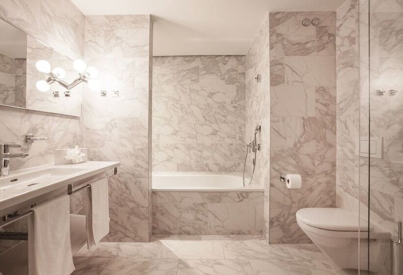 سوییت اجرایی, Ema House Hotel Suites