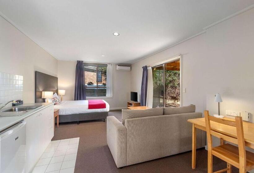 Студио Executive, Knox International Hotel And Apartments