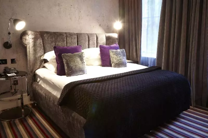 スタンダードルーム, Malmaison London