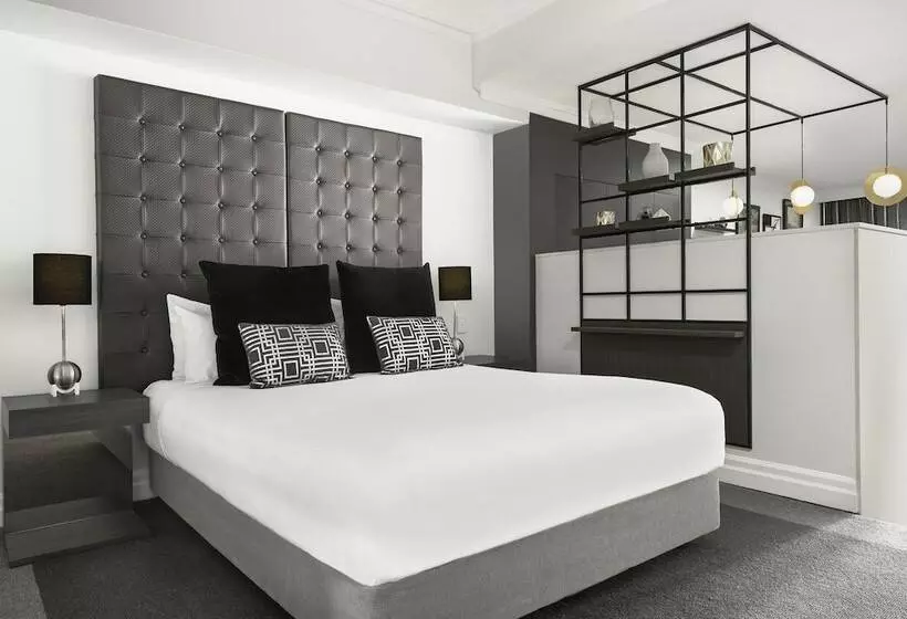 استودیو اجرایی, Mantra 2 Bond Street