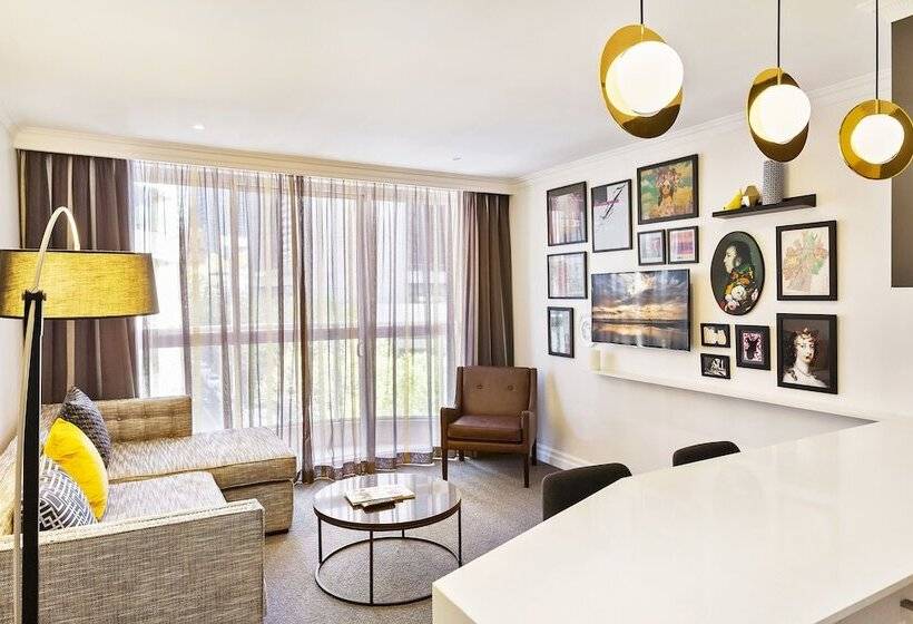 استودیو اجرایی, Mantra 2 Bond Street