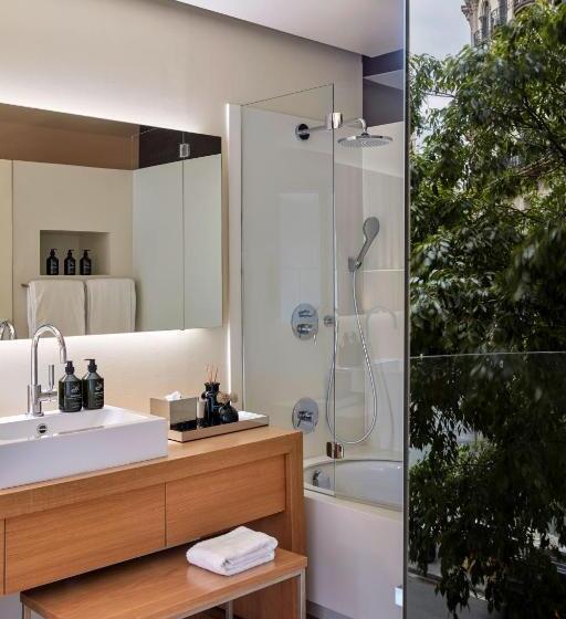 اتاق استاندارد, Sir Victor Hotel, Part Of Sircle Collection