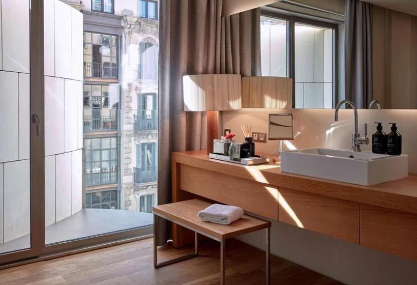 اتاق لوکس, Sir Victor Hotel, Part Of Sircle Collection