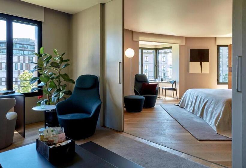 مجموعه ویستا شهر, Sir Victor Hotel, Part Of Sircle Collection