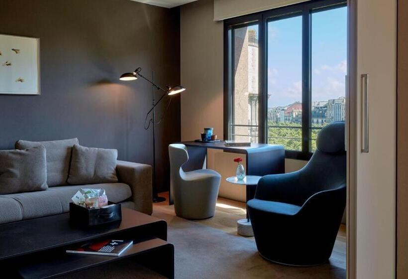 مجموعه ویستا شهر, Sir Victor Hotel, Part Of Sircle Collection