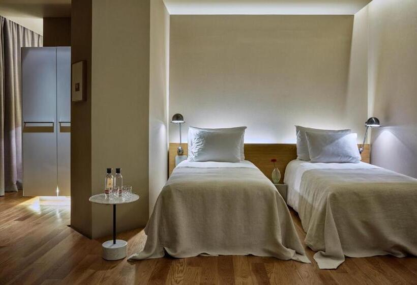 اتاق خانوادگی, Sir Victor Hotel, Part Of Sircle Collection