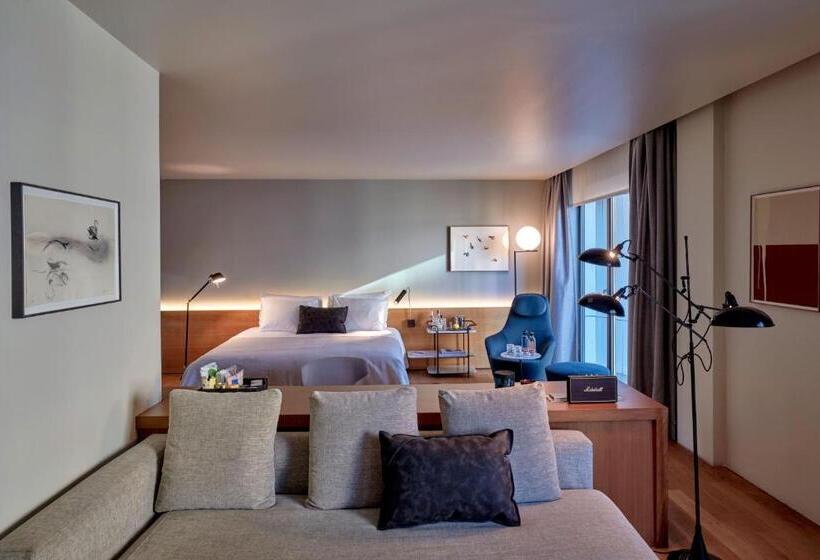 سوییت جونیور, Sir Victor Hotel, Part Of Sircle Collection