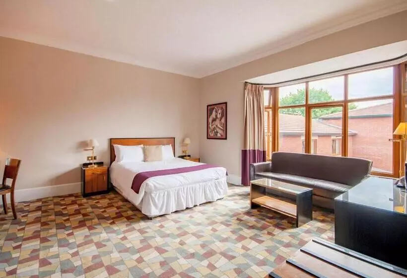 キングサイズベッドのスイートルーム, Staindrop Lodge ,sheffield, Trademark Collection By Wyndham