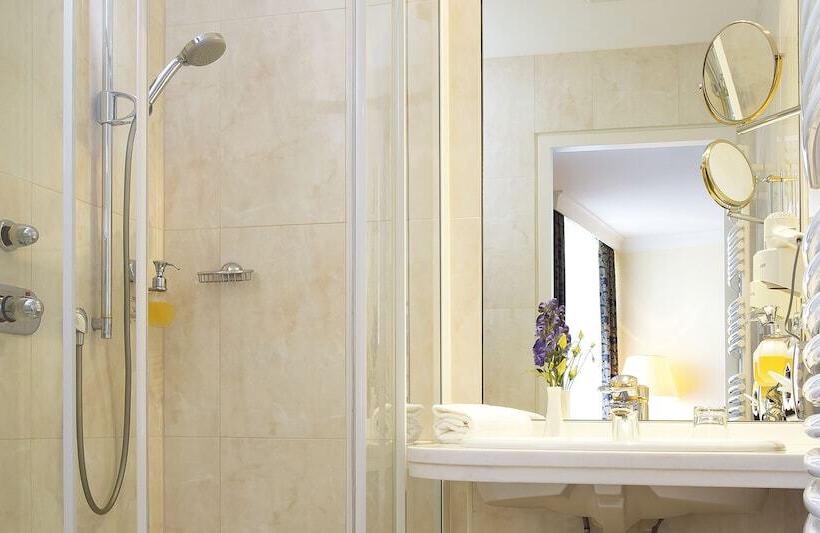 Номер Комфорт, Victor S Residenz Hotel Leipzig