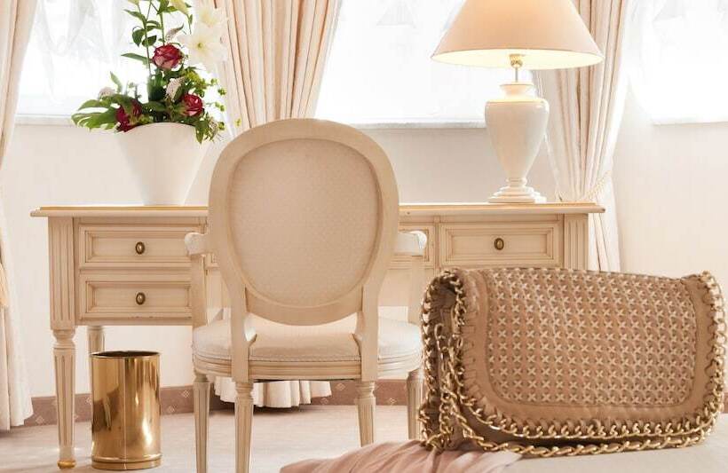 Полулюкс, Victor S Residenz Hotel Leipzig