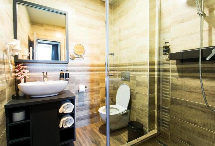 اتاق استاندارد, New York Pension