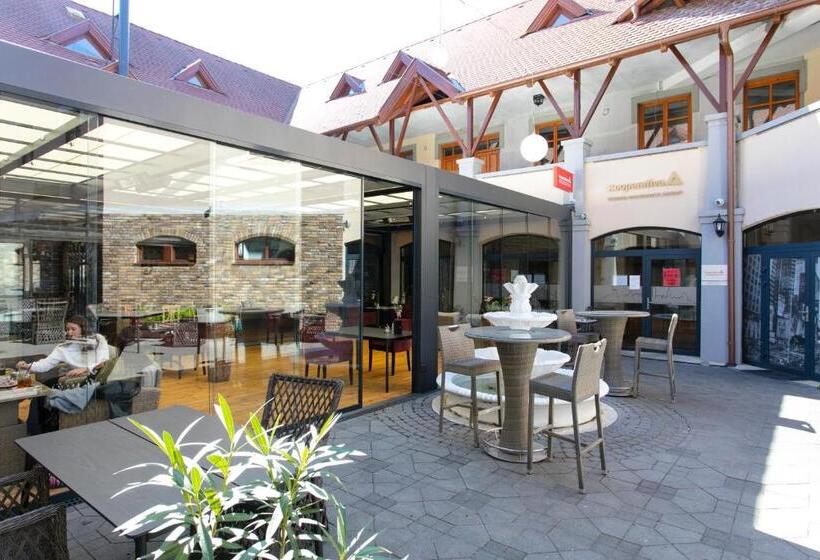 اتاق استاندارد سه نفره, New York Pension