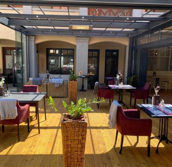 اتاق استاندارد سه نفره, New York Pension