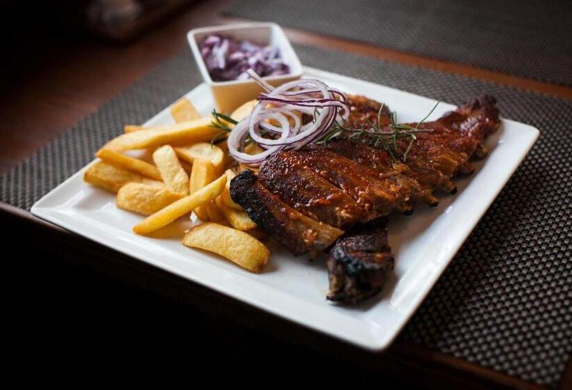 اتاق لوکس خانوادگی, New York Pension