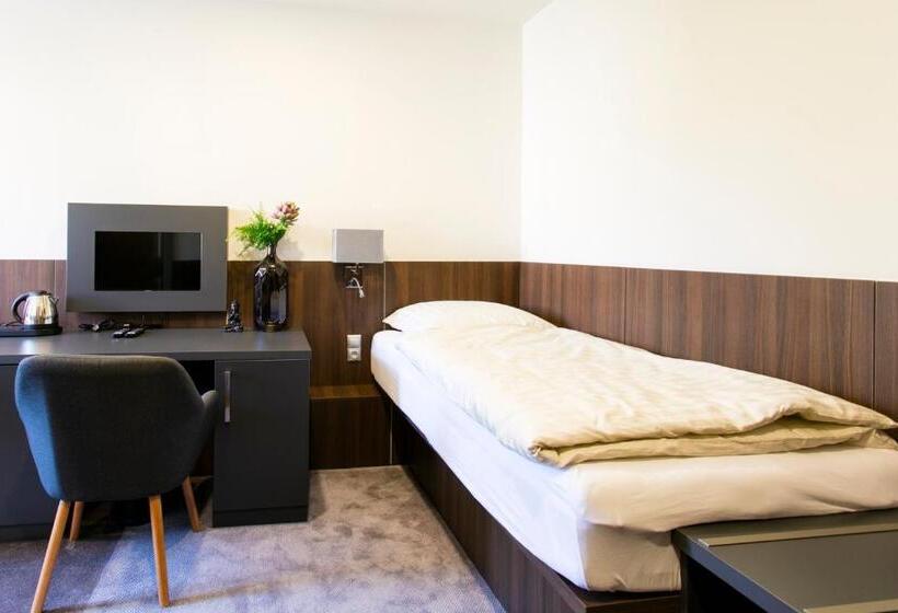 اتاق استاندارد, New York Pension