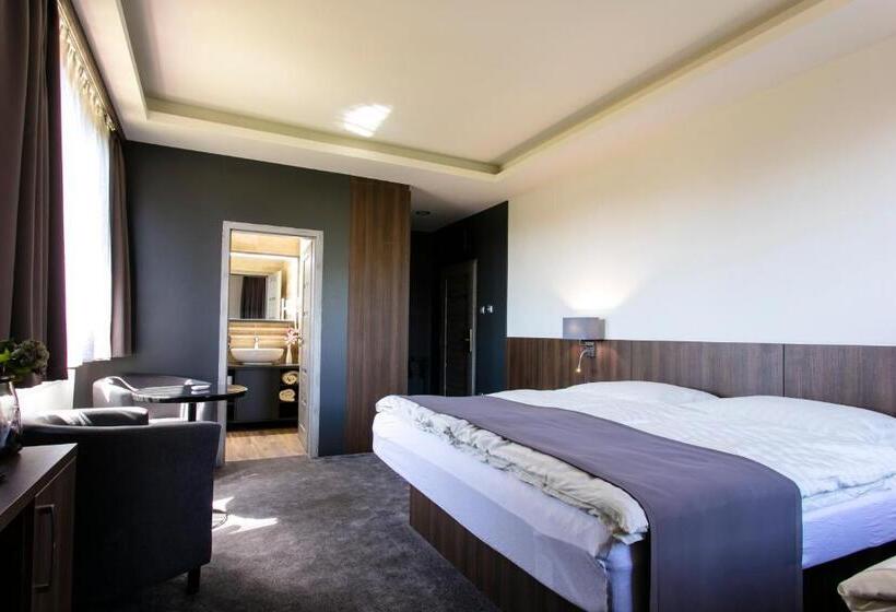 اتاق استاندارد سه نفره, New York Pension