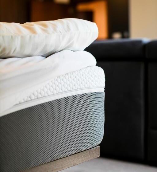 اتاق لوکس خانوادگی, New York Pension