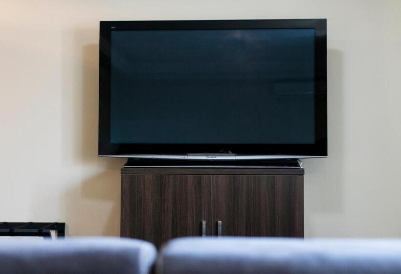 اتاق لوکس خانوادگی, New York Pension