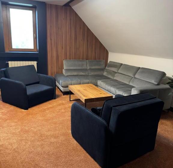 سوییت اجرایی, New York Pension