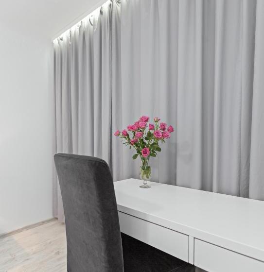 اتاق استاندارد با سرویس بهداشتی مشترک, Happyinn Rooms