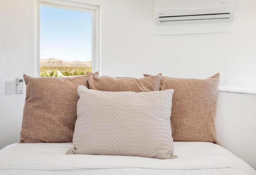 스탠다드 룸, The Castle House Estate