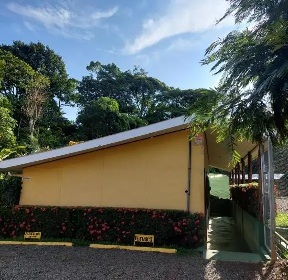 スタンダード４人部屋, Restaurante Y Cabinas Sudy