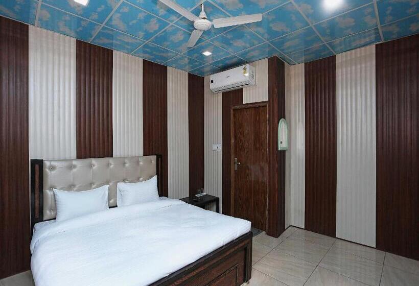 اتاق کلاسیک سه تخته, O Diamond