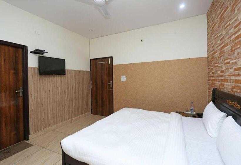 اتاق کلاسیک سه تخته, O Diamond