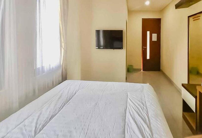 스탠다드 룸, Reddoorz Syariah Plus Near Cirebon Super Block Mall 2