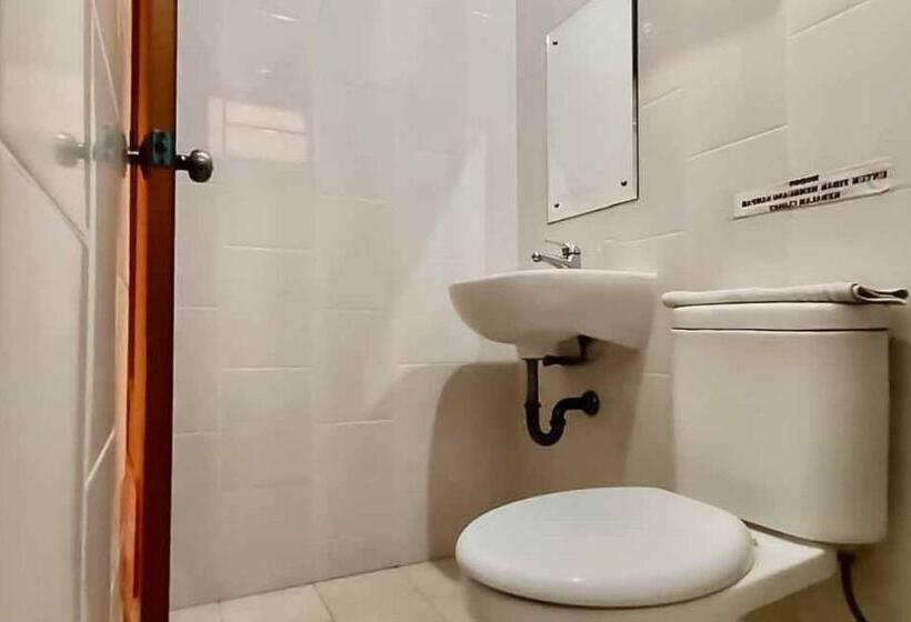 디럭스 룸, Reddoorz Syariah Plus Near Cirebon Super Block Mall 2